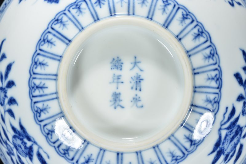 清 青花缠枝花卉纹碗 - 图8