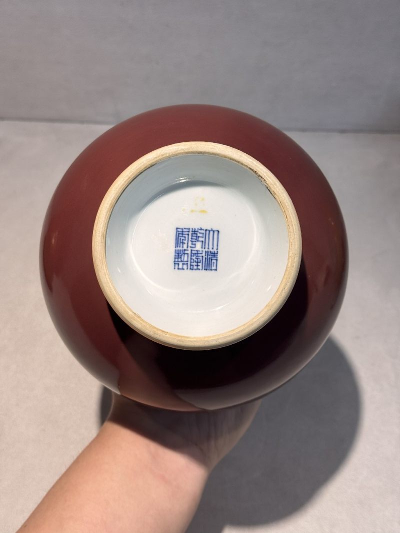 清乾隆 霁红釉赏瓶 - 图6