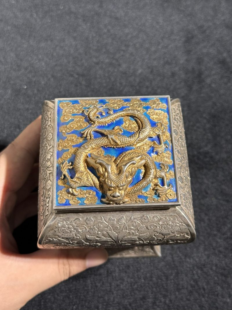 清 银胎西番莲纹茶叶罐 （一组三件） - 图5
