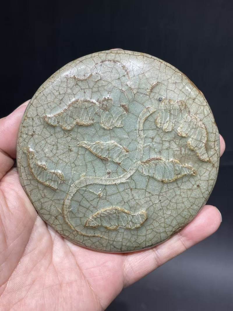 明青釉印花盖罐 - 图8