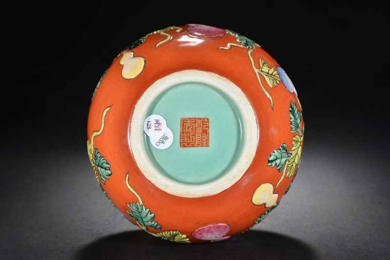 清 珊瑚地粉彩葫芦瓶 - 图5