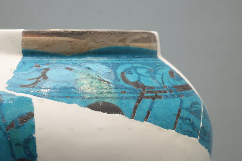 元（1271-1368） 磁州窑翠蓝釉黑彩龙凤纹罐及盖 - 图4