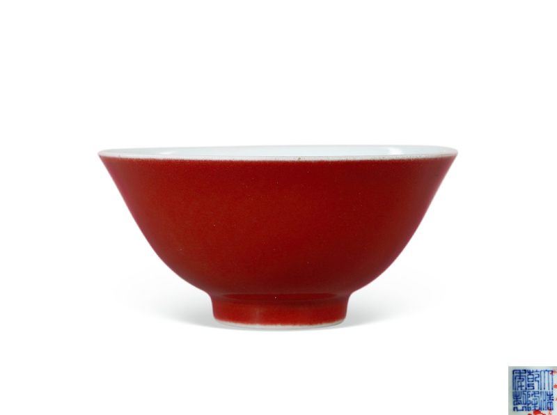 清乾隆 宝石红釉压手杯