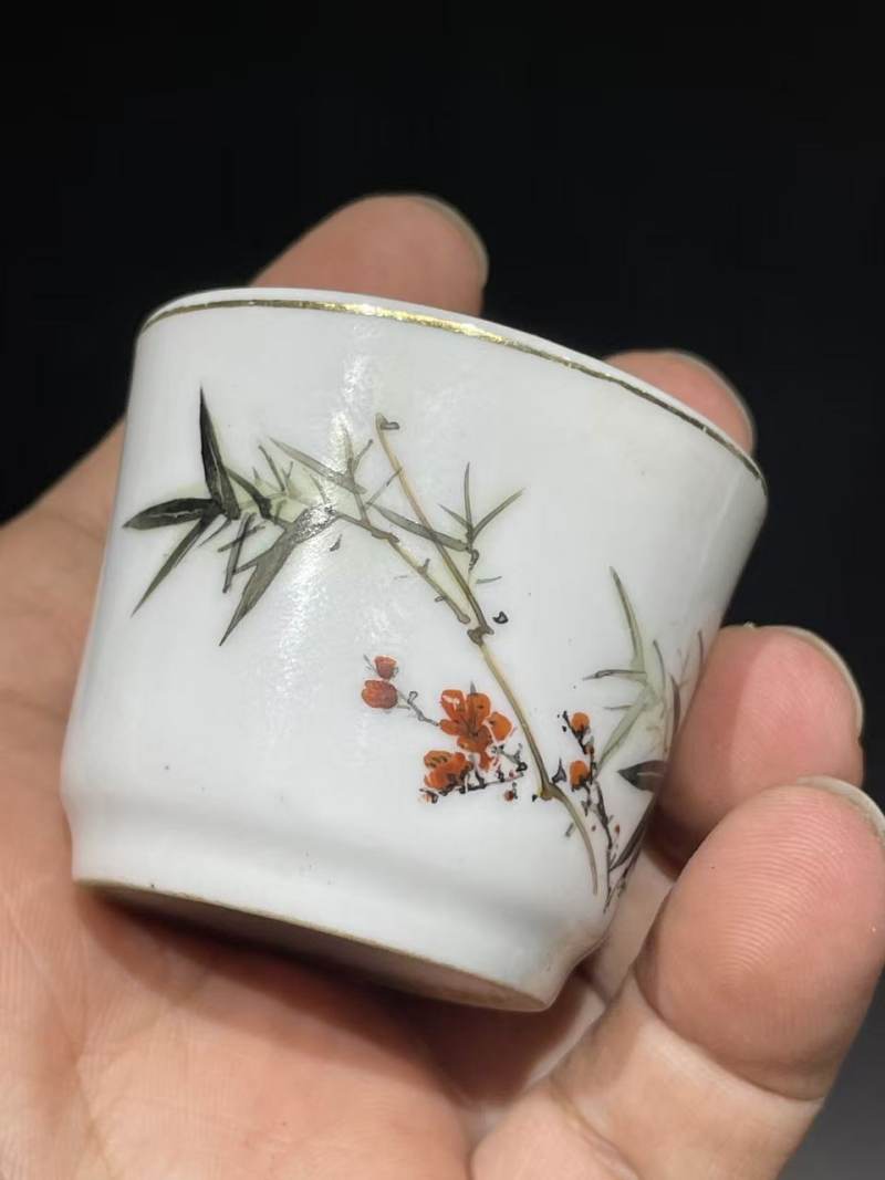 解放后粉彩梅竹双清把杯 - 图3