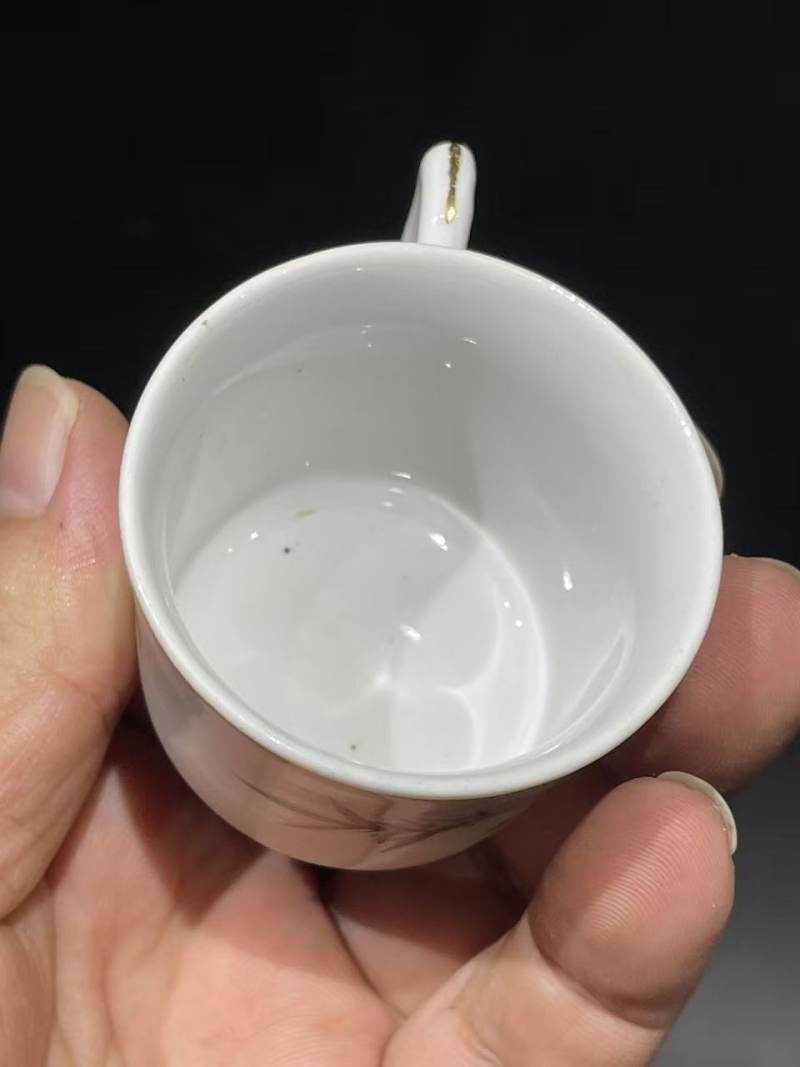 解放后粉彩梅竹双清把杯 - 图5