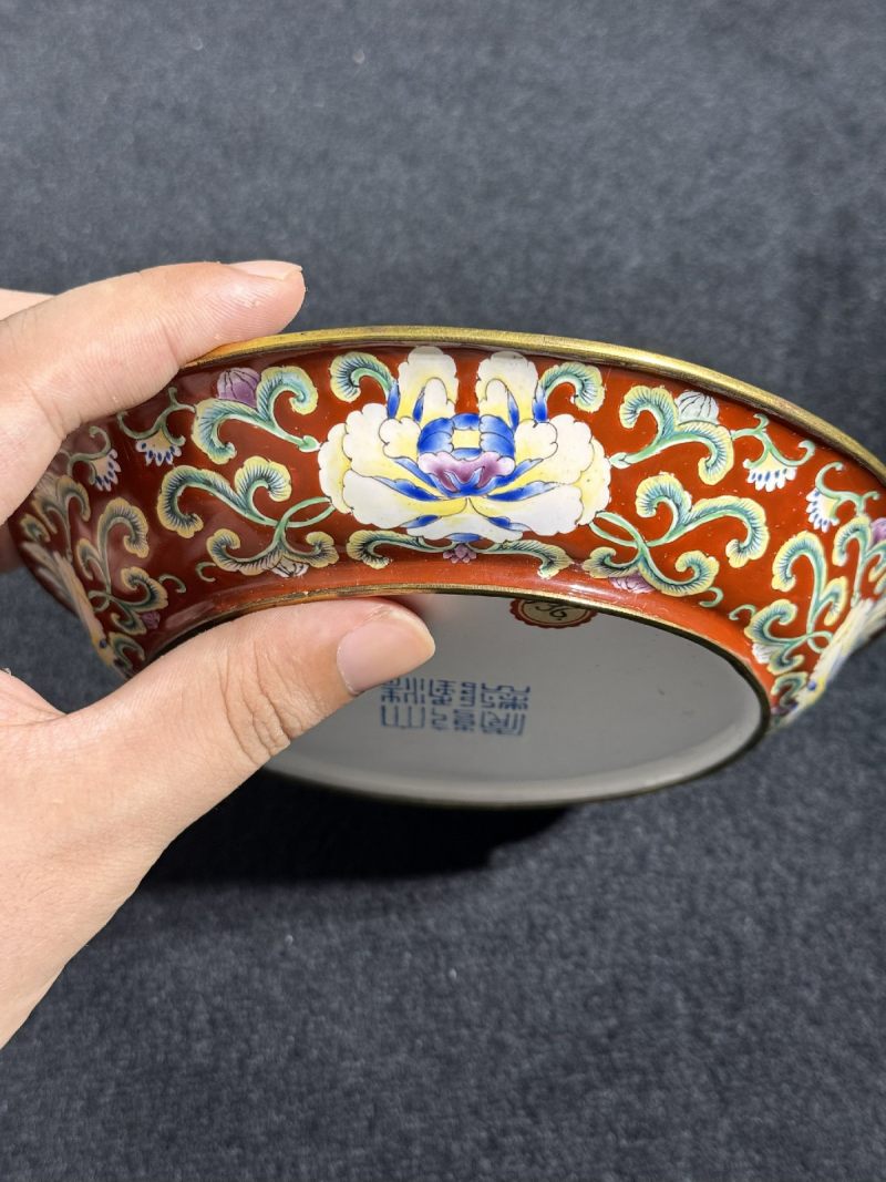 清乾隆 铜胎画珐琅缠枝莲纹盘 - 图5