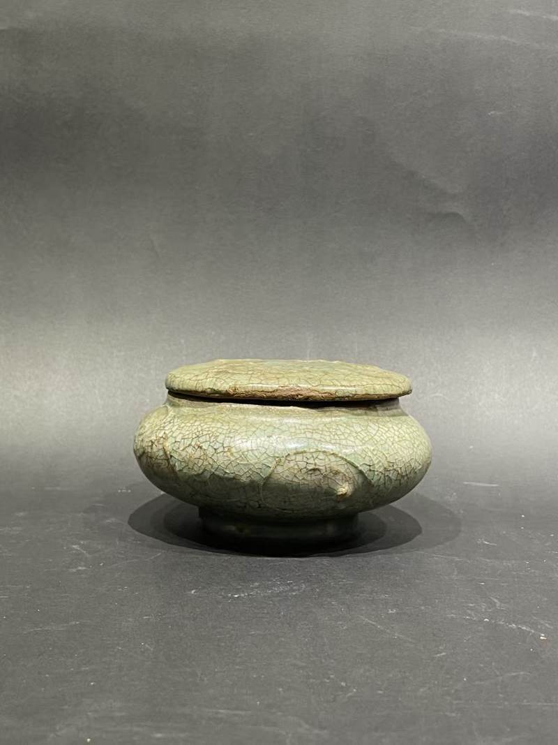 明青釉印花盖罐 - 图1