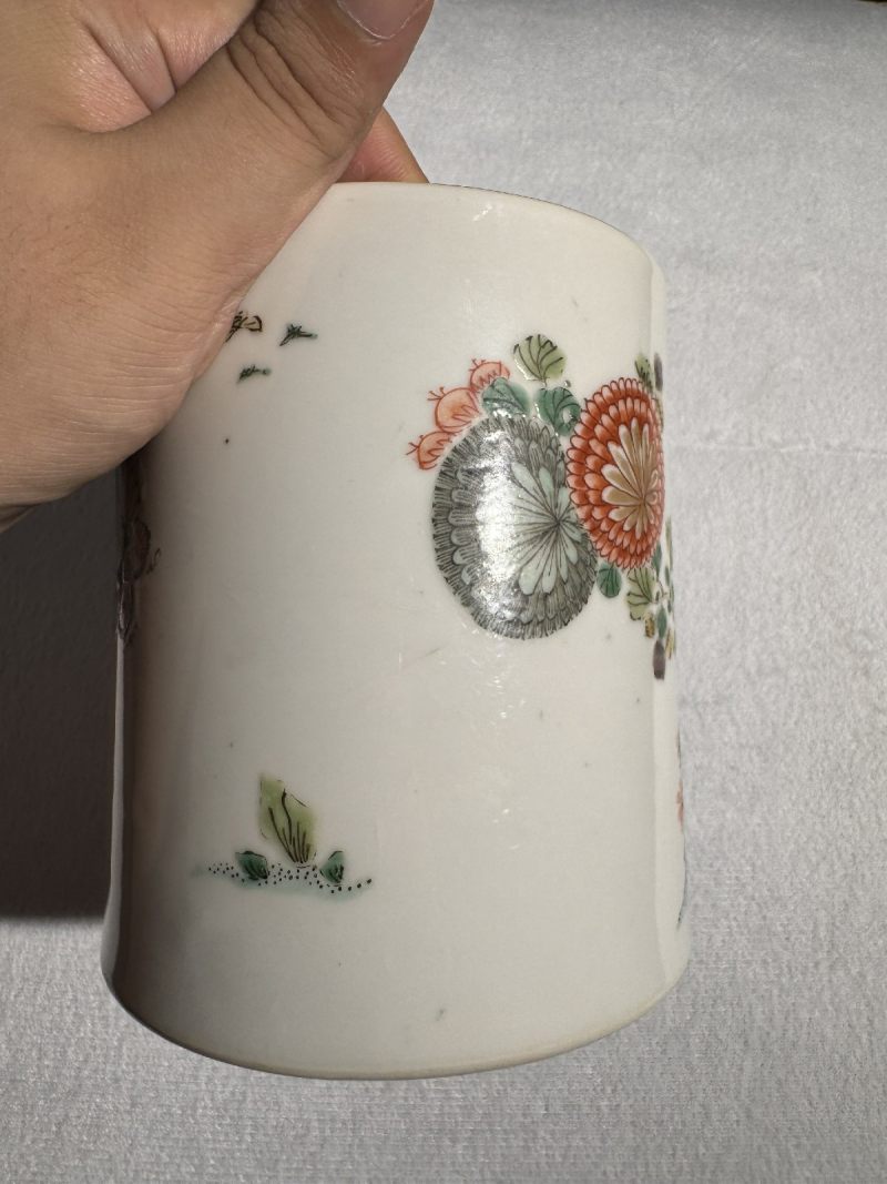 清康熙 五彩花蝶虫草图笔筒 - 图7
