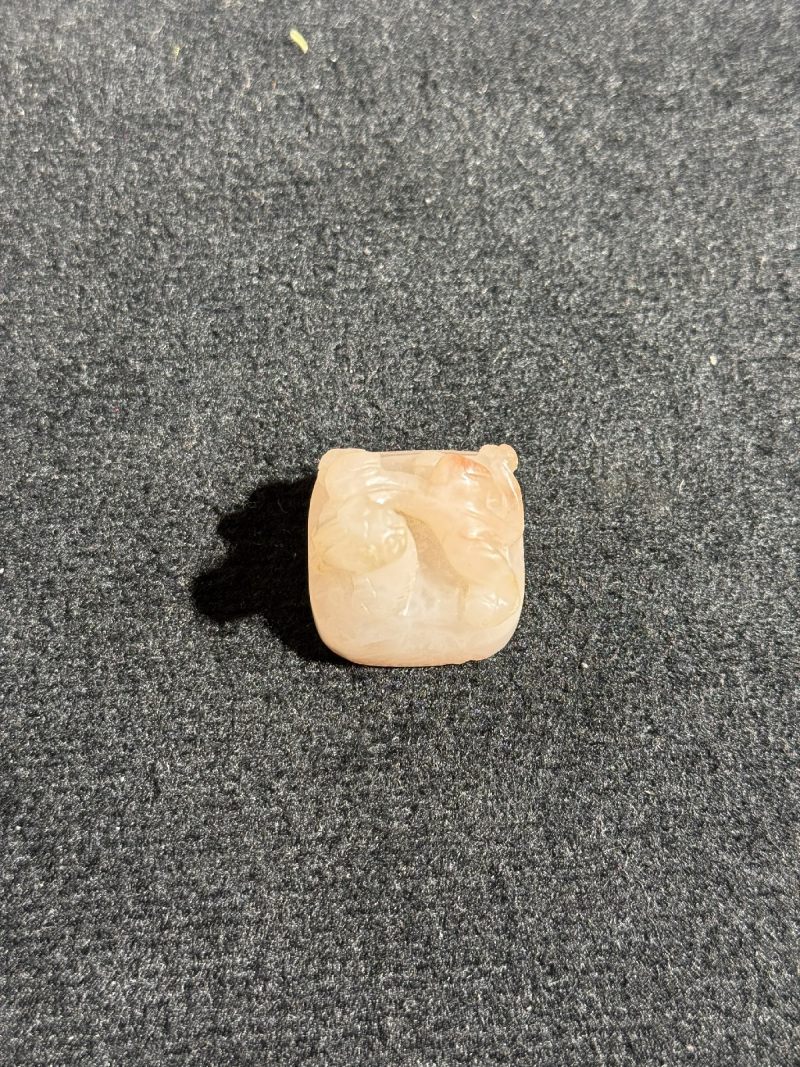 清乾隆 南红玛瑙螭龙钮印 - 图4
