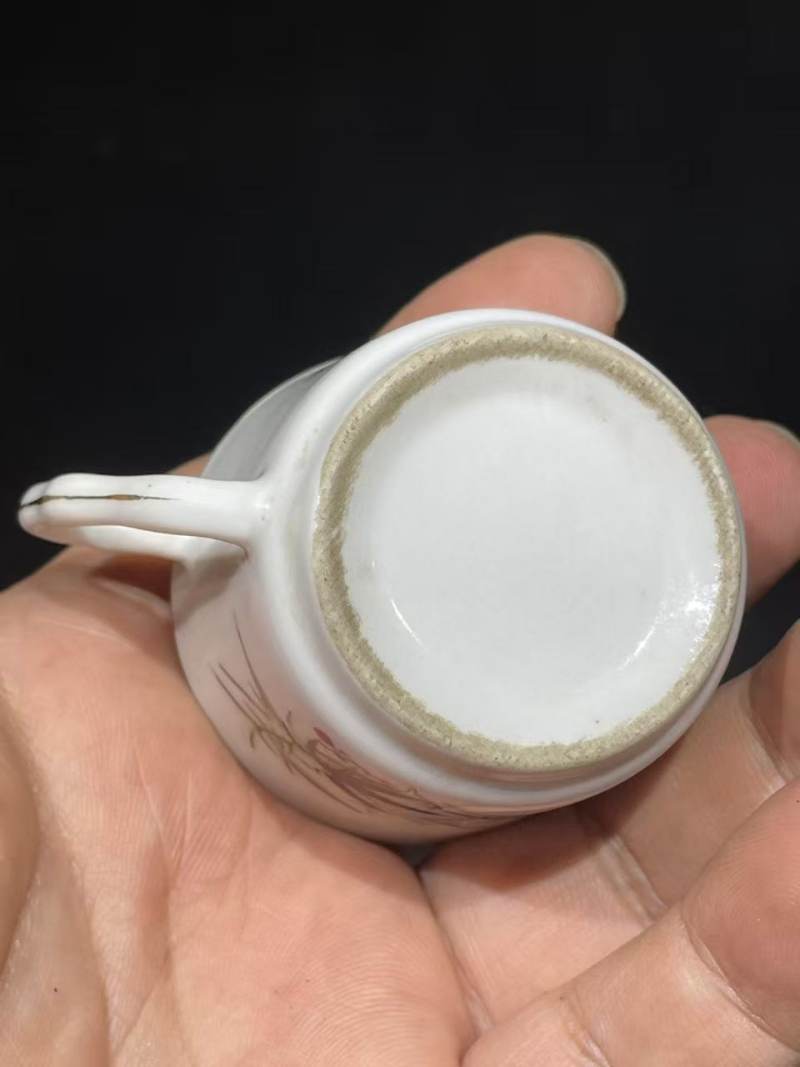 解放后粉彩梅竹双清把杯 - 图6