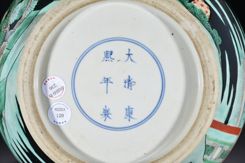 清 墨地粉彩人物故事纹鹿头尊 - 图10