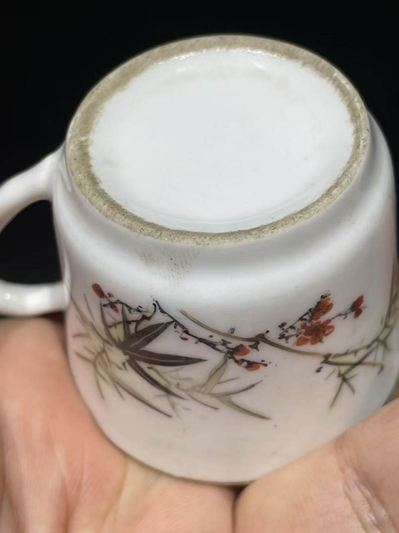 解放后粉彩梅竹双清把杯 - 图7