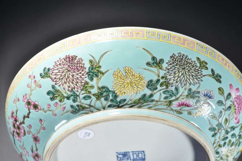 清 粉彩花卉捧盒 - 图13