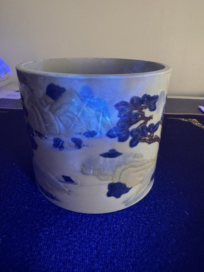清康熙 釉下三彩山水纹笔筒 - 图2