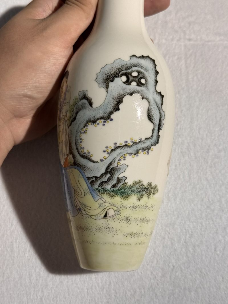 民国 珐琅彩陶渊明爱菊图小瓶 - 图5