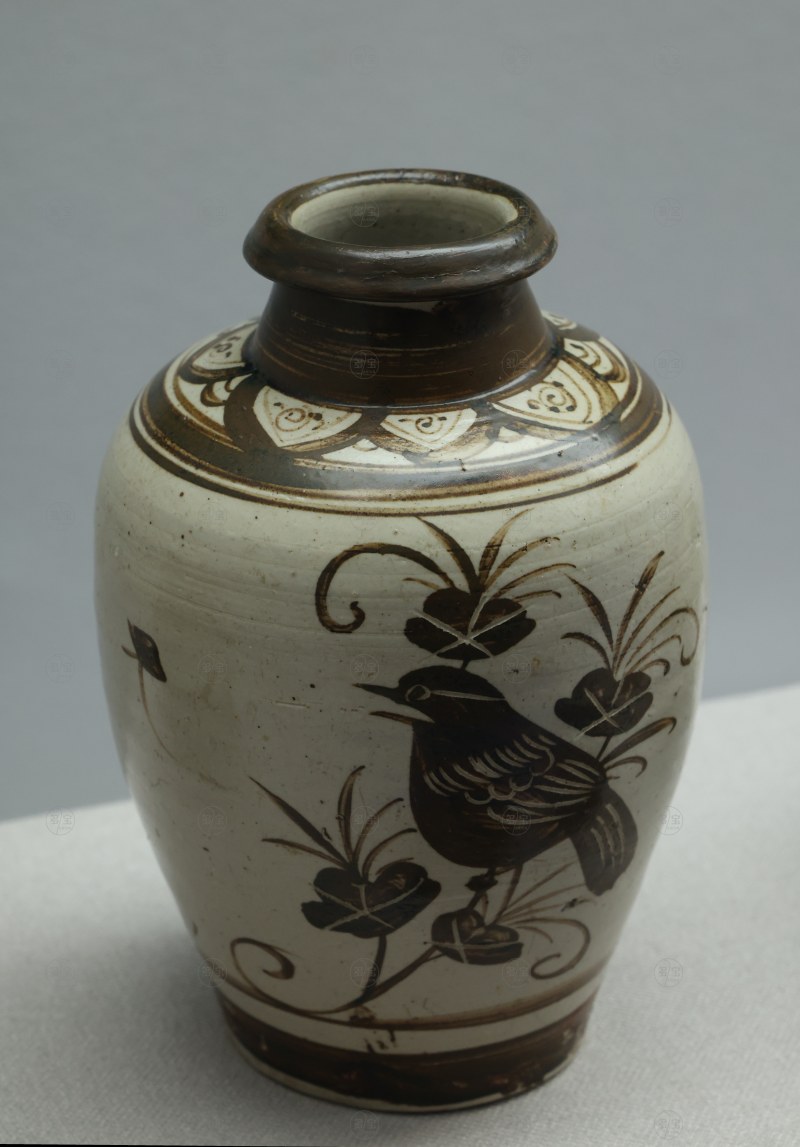 南宋（1127-1279） 吉州窑釉下褐彩花鸟纹梅瓶 - 图3