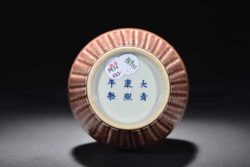 清 豇豆花釉菊瓣瓶 - 图7