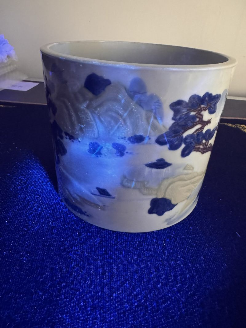 清康熙 釉下三彩山水纹笔筒 - 图3