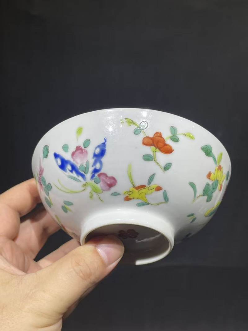清粉彩花蝶纹碗 - 图3