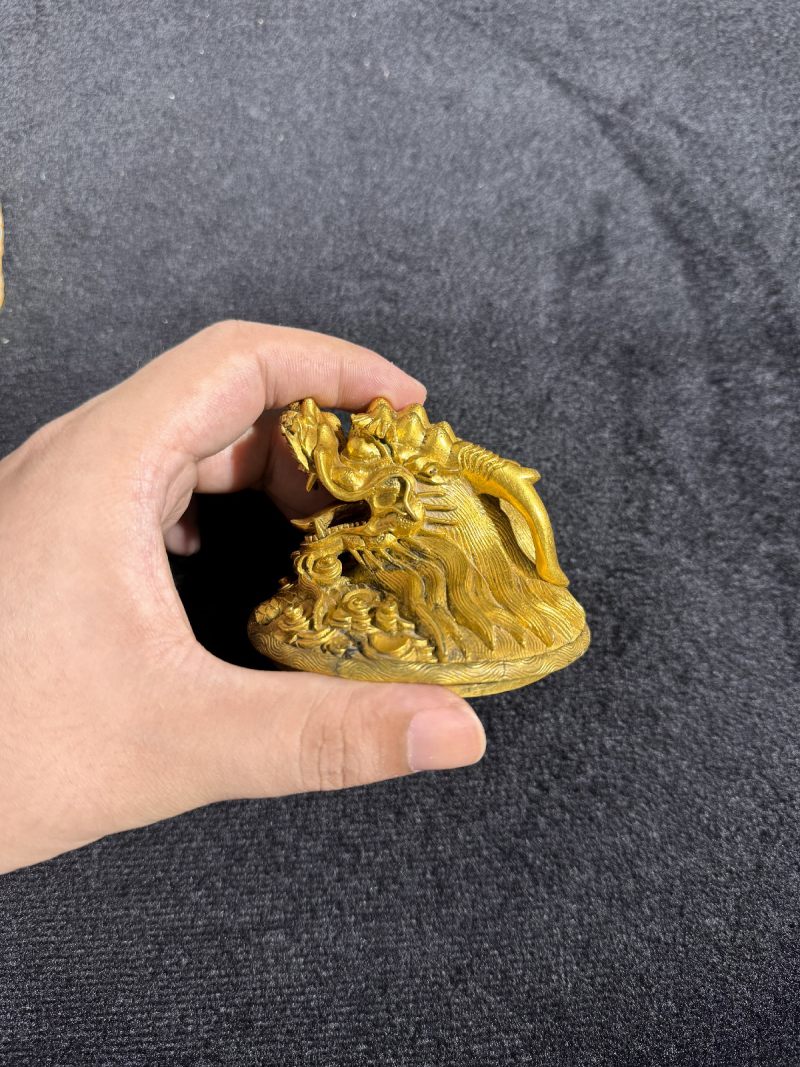 清乾隆 铜胎掐丝珐琅宝相花缠枝纹兽耳云龙盖香薰炉 - 图9