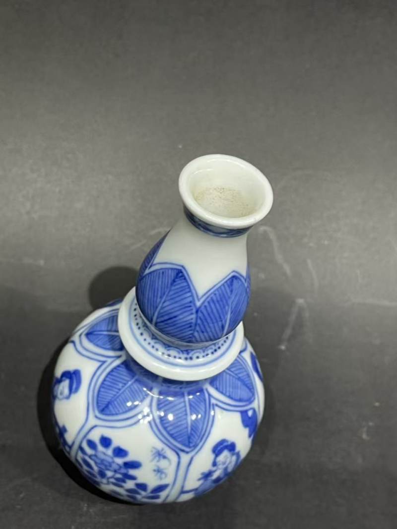 青花人物葫芦瓶 - 图5