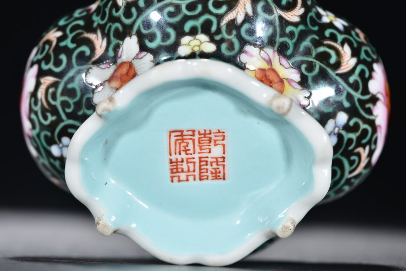 清 墨地粉彩花卉纹水呈 - 图8