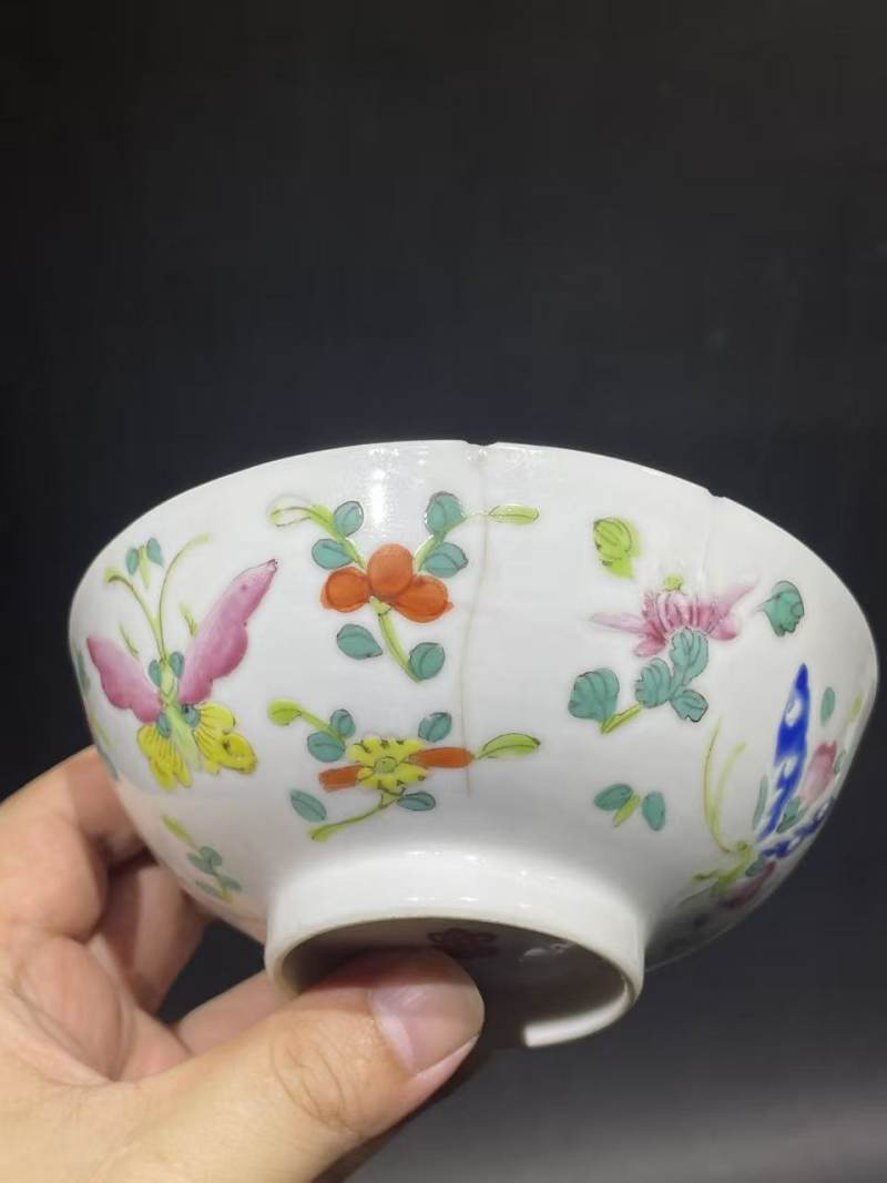 清粉彩花蝶纹碗 - 图5