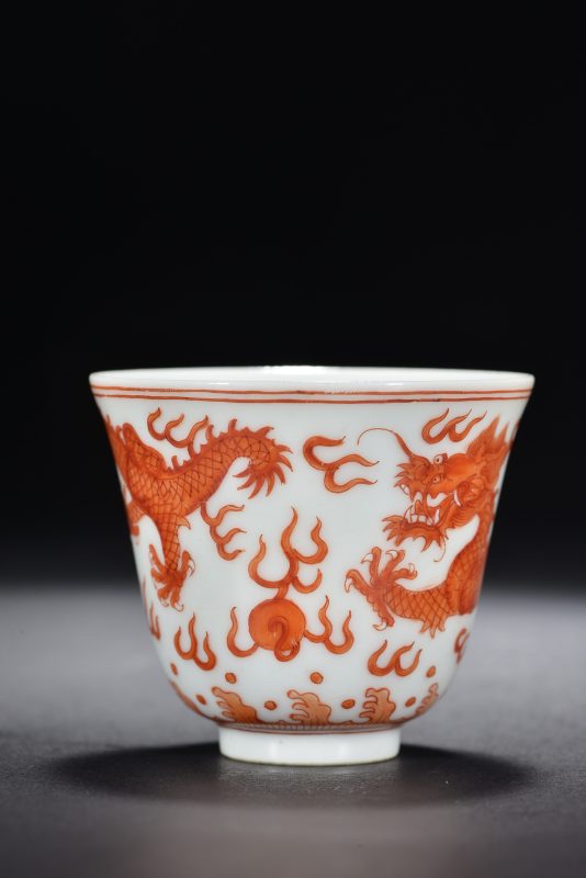 清 矾红云龙纹杯 - 图2