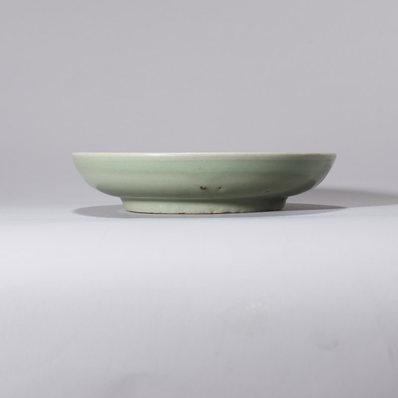 明代 龙泉窑梅子青釉内花卉纹洗 - 图2