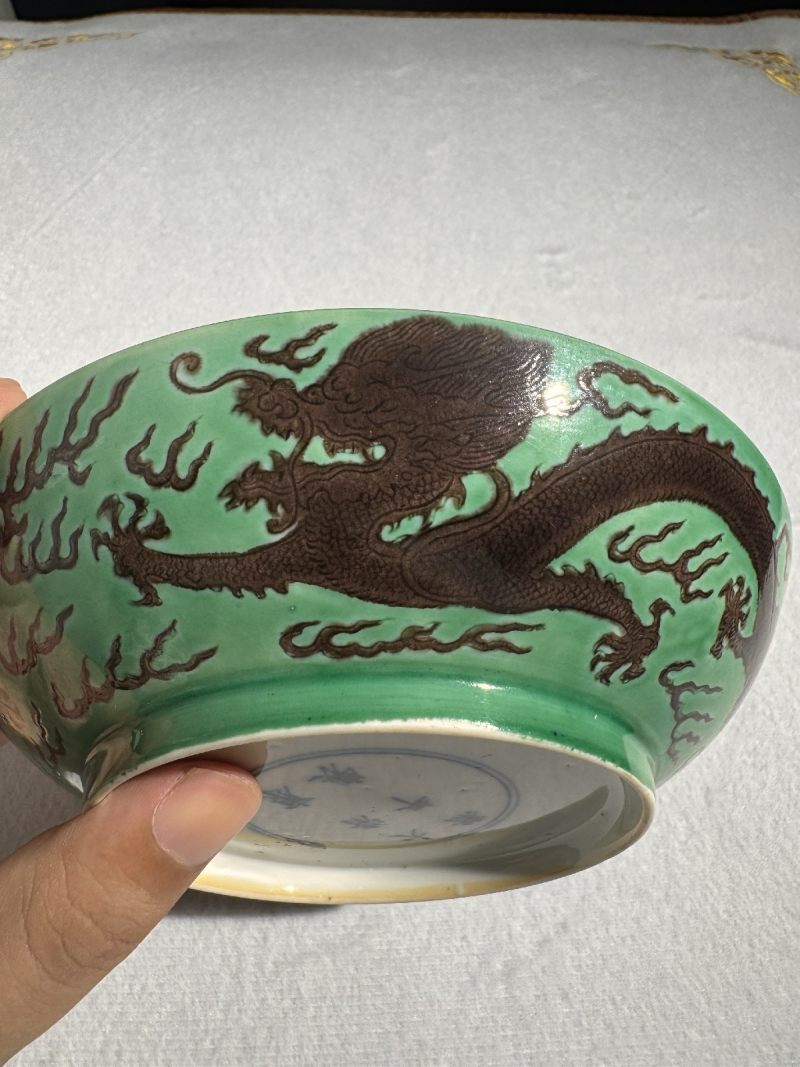 清康熙 绿地紫彩云龙赶珠纹盘 - 图8
