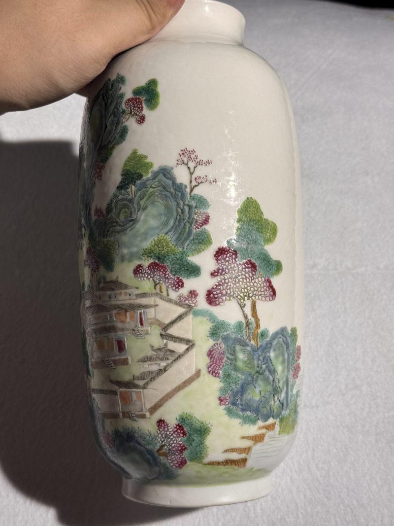 清乾隆 粉彩山水图灯笼瓶 - 图7
