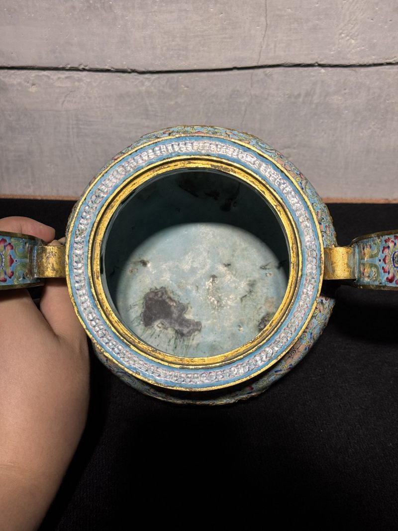 清乾隆 錾胎画珐琅开光瓜果缠枝纹朝冠耳炉 - 图6