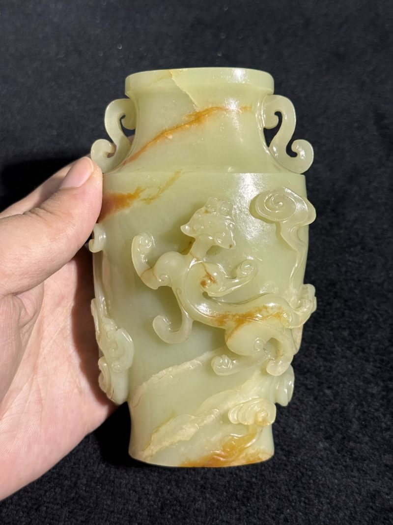 清乾隆 黄玉雕双龙赶珠盖瓶 - 图8