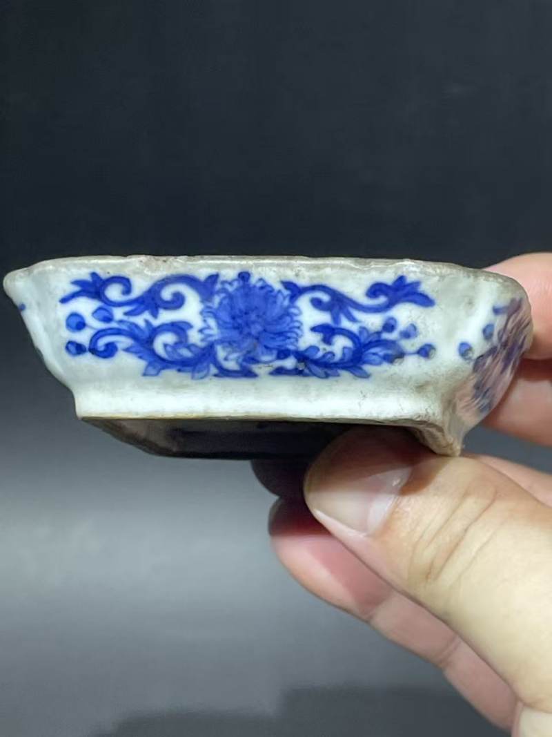 清青花花卉纹隔洗 - 图7