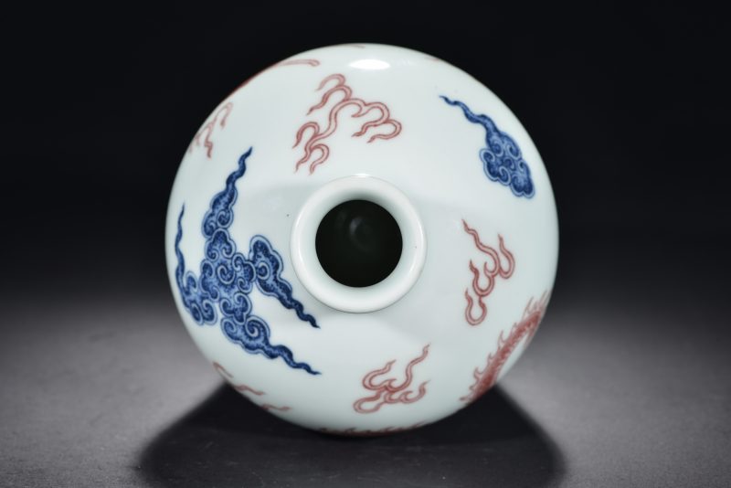 清 青花釉里红海水龙纹梅瓶 - 图7