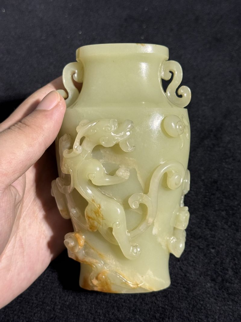 清乾隆 黄玉雕双龙赶珠盖瓶 - 图10