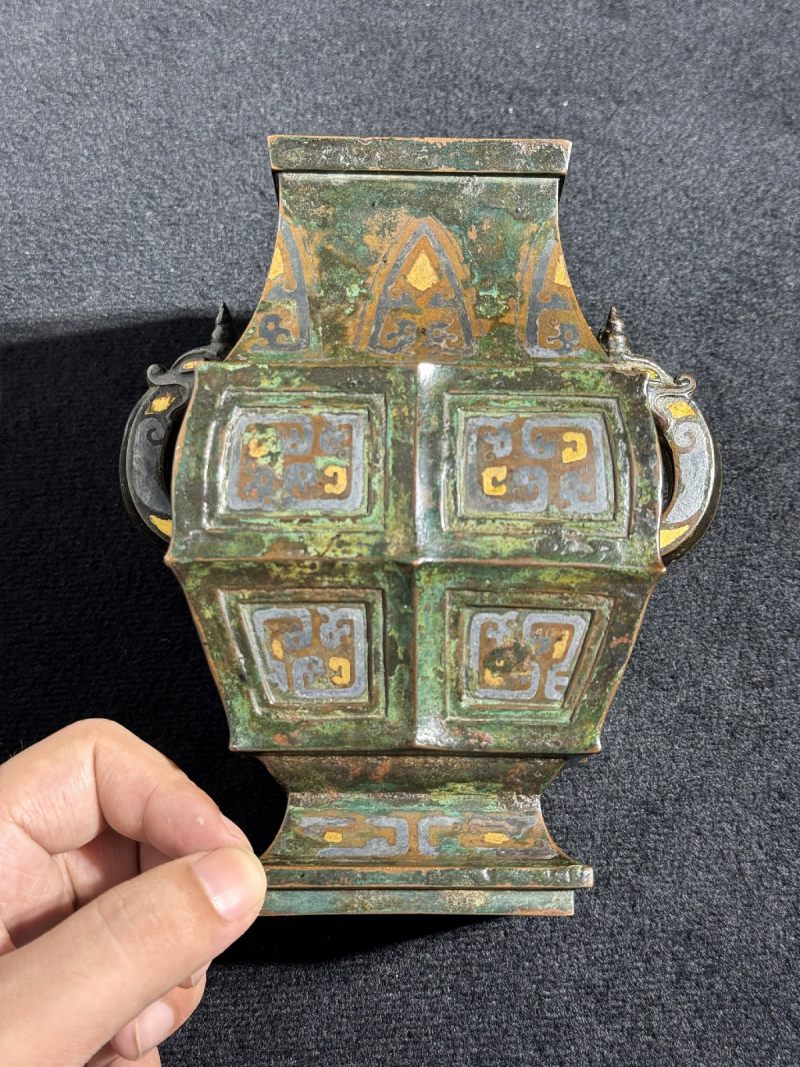 明 铜嵌金银双龙耳汉壶方尊 - 图5