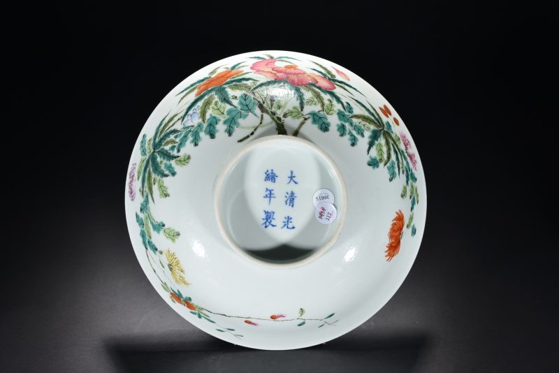 清 粉彩花卉纹碗 - 图7