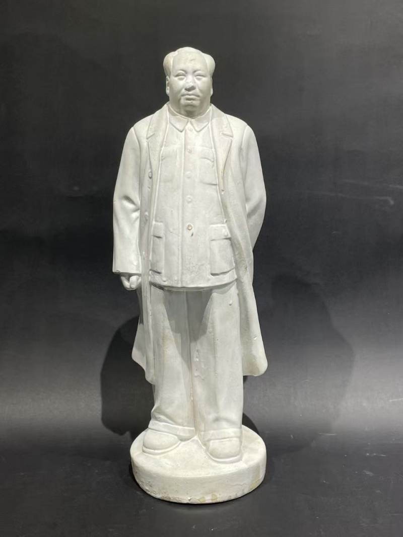 文革石膏伟人像