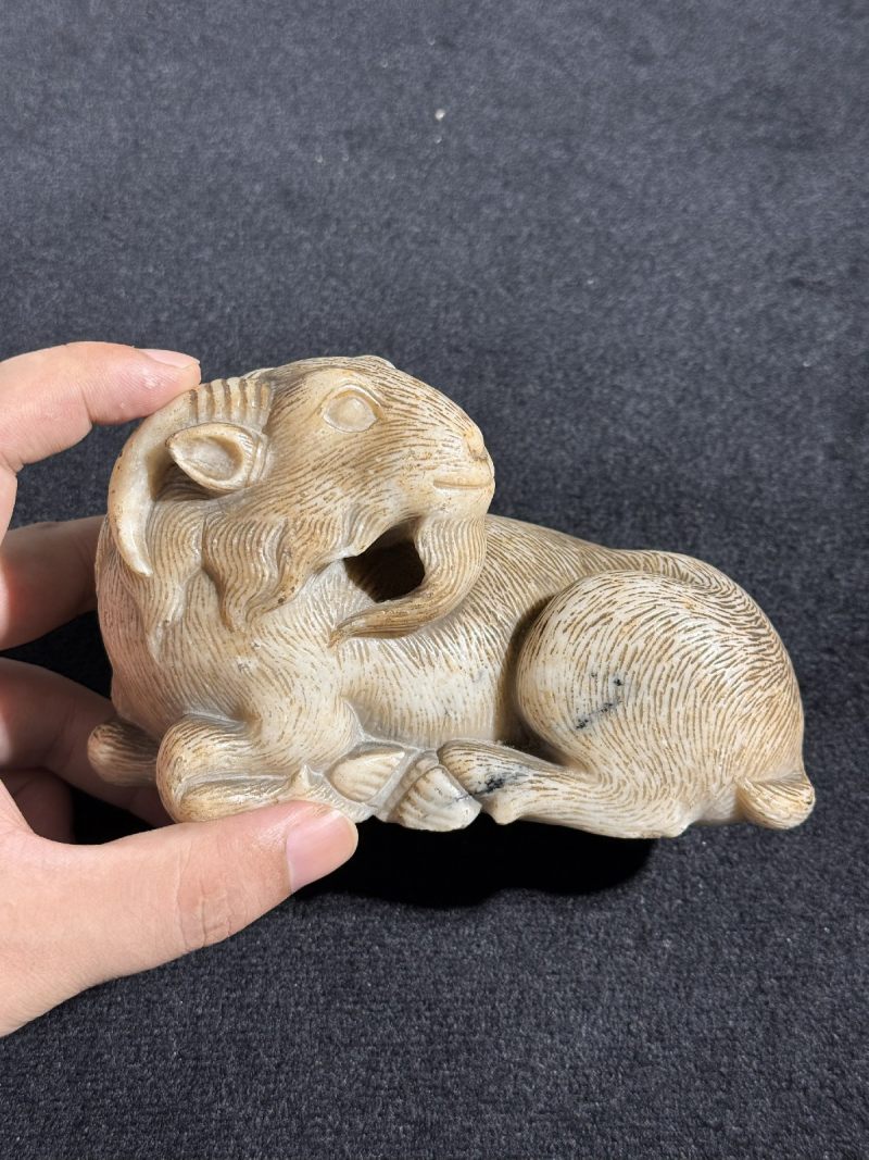 清乾隆 白端羊镇 - 图3