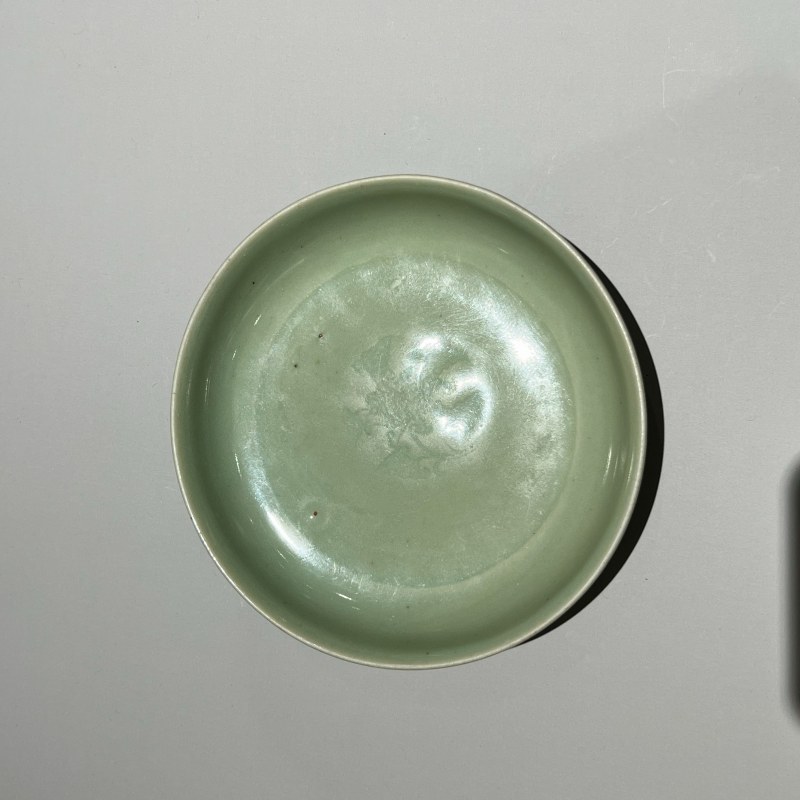 明代 龙泉窑梅子青釉内花卉纹洗 - 图4