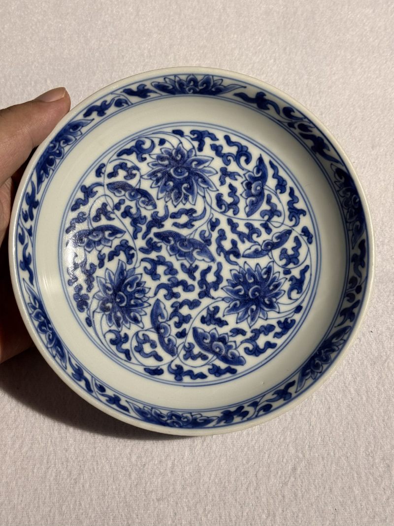 清康熙 青花缠枝莲纹盘 - 图2