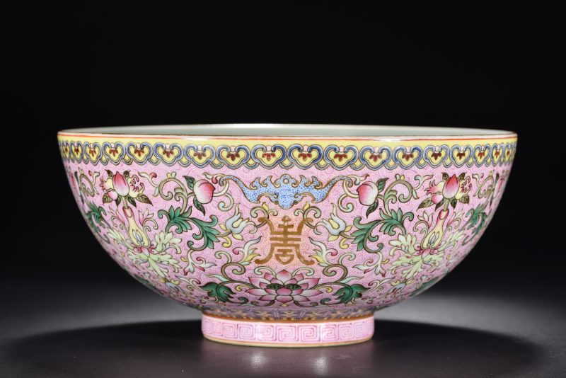 清 粉彩宝相花寿字纹碗 - 图1