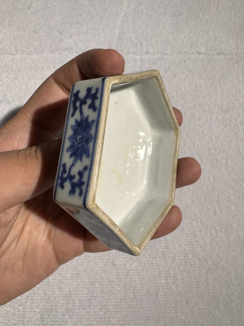 清乾隆 青花缠枝莲纹六角印泥盒 - 图5