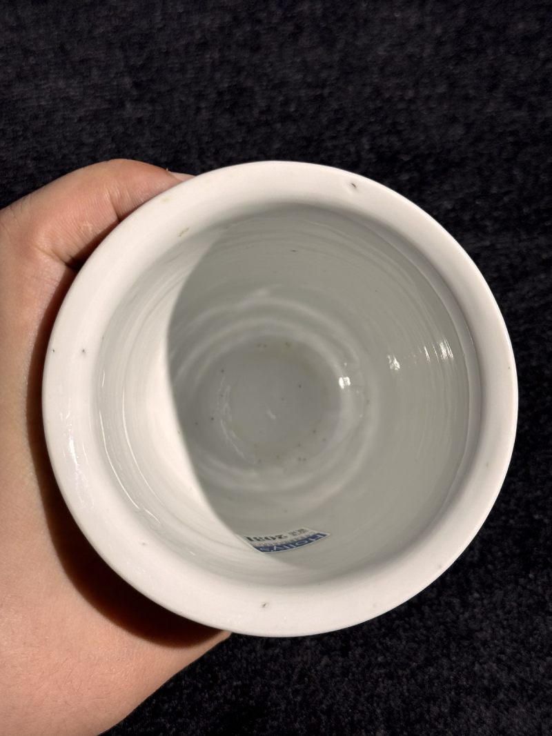 清雍正 白釉暗刻花铃铛杯 - 图7