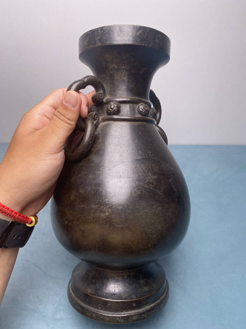 清乾隆 铜如意活环耳尊 - 图10