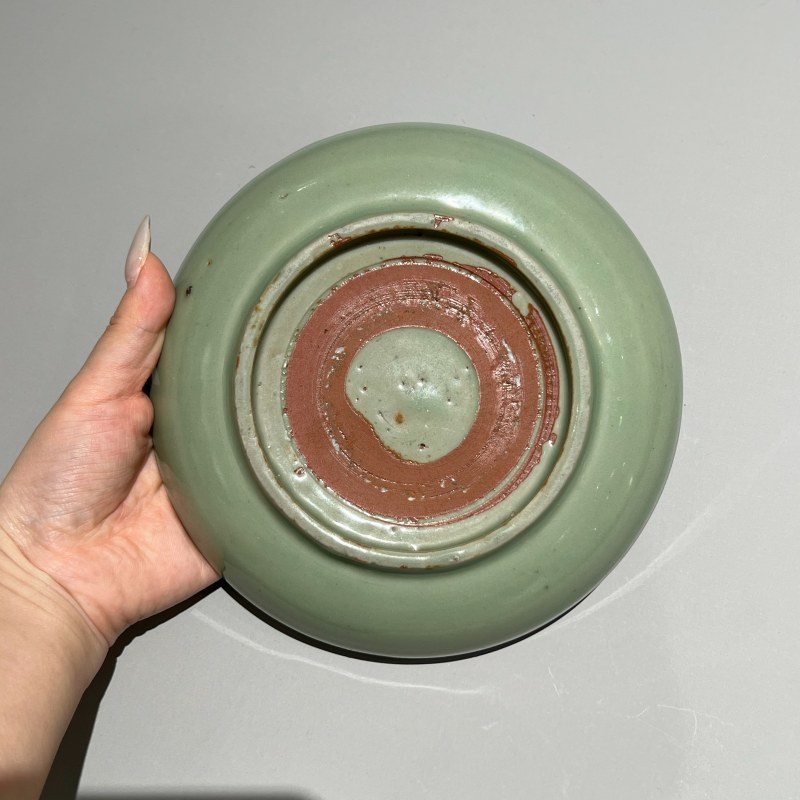 明代 龙泉窑梅子青釉内花卉纹洗 - 图6