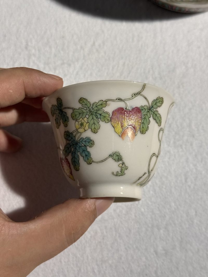 清同治 粉彩癞瓜纹杯粉彩青竹诗文壶 （一组） - 图4