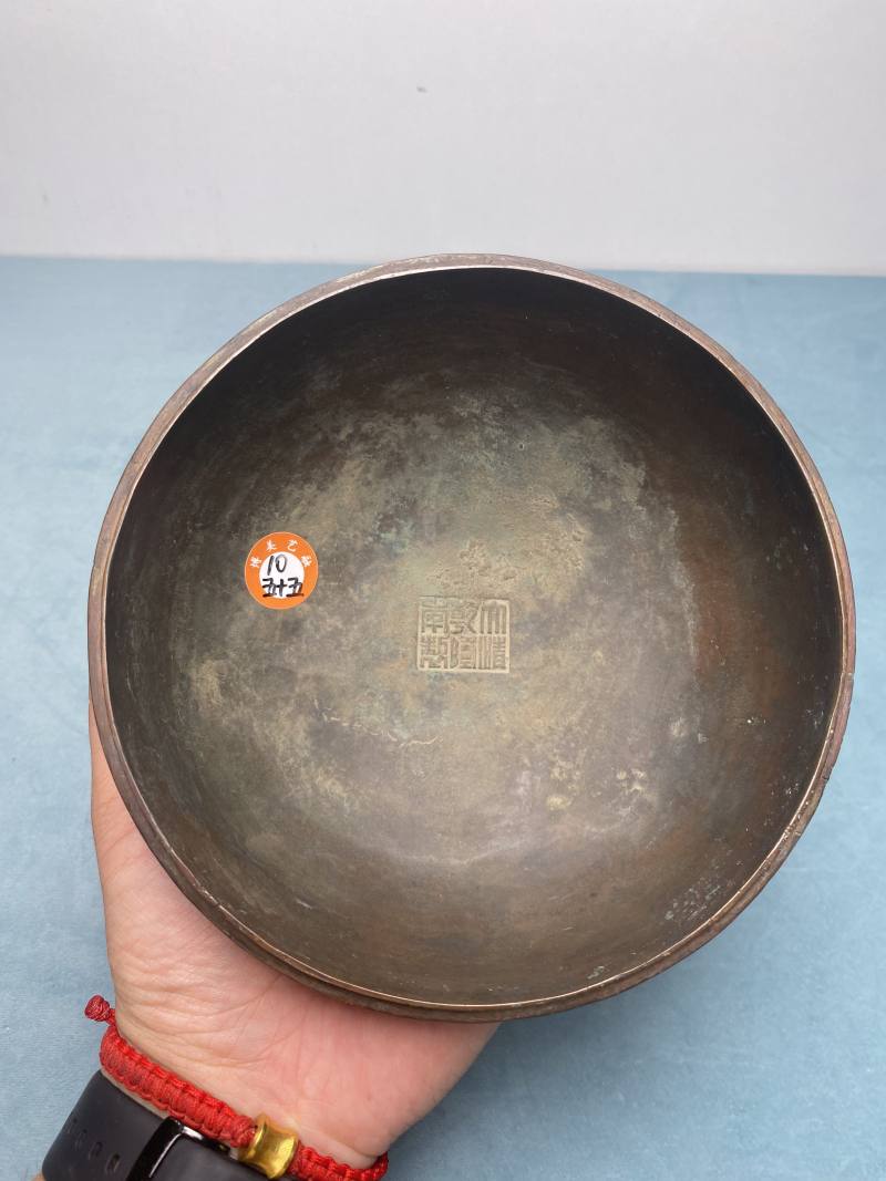 清乾隆 “大清乾隆年制”款铜几何纹豆一对 - 图28