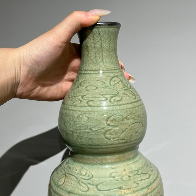 明代 龙泉窑青釉刻花葫芦瓶 - 图6
